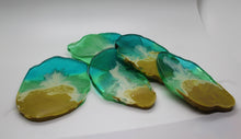 Load image into Gallery viewer, Wavy - 5 Piece Resin Coaster Set
